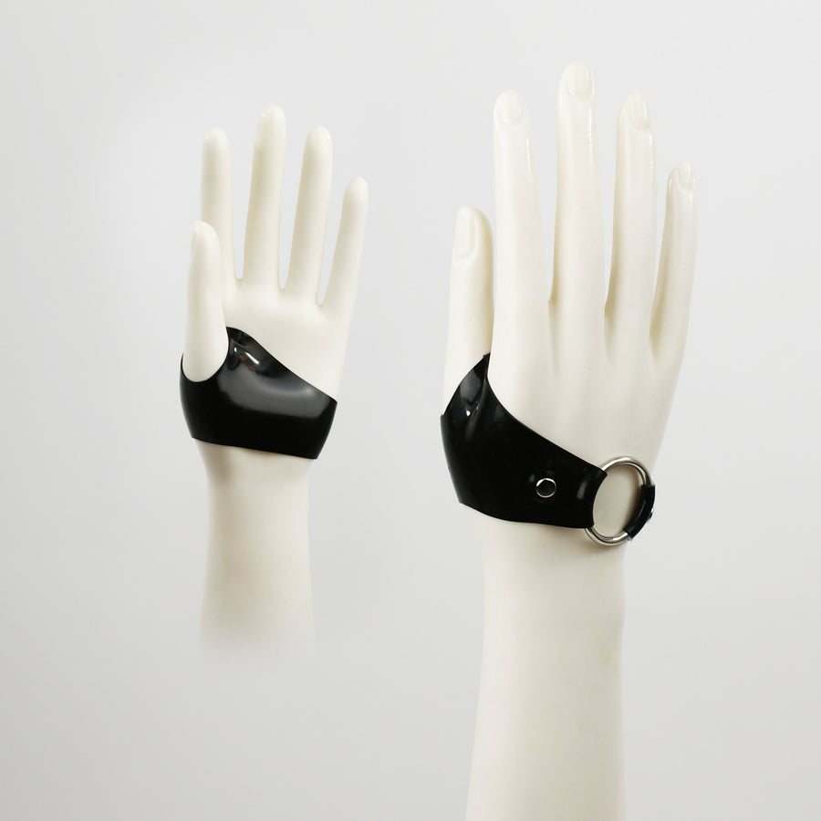 O Ring Modernist Semi Gloves